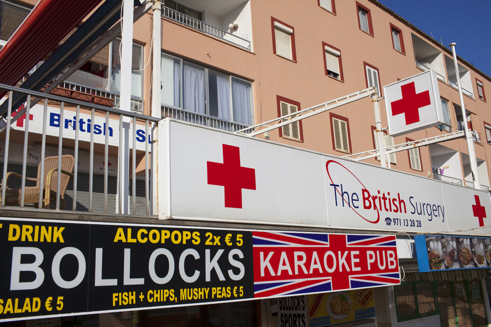 The British Abroad © Peter Dench